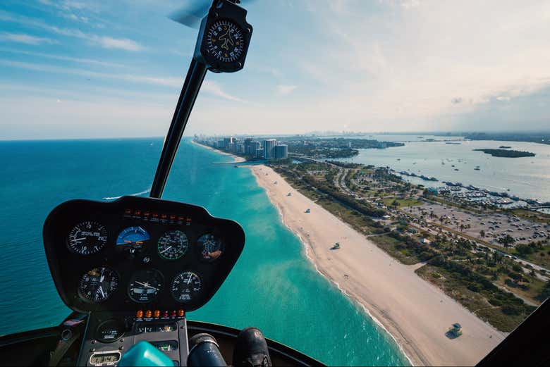 Sorvolando la costa di Miami