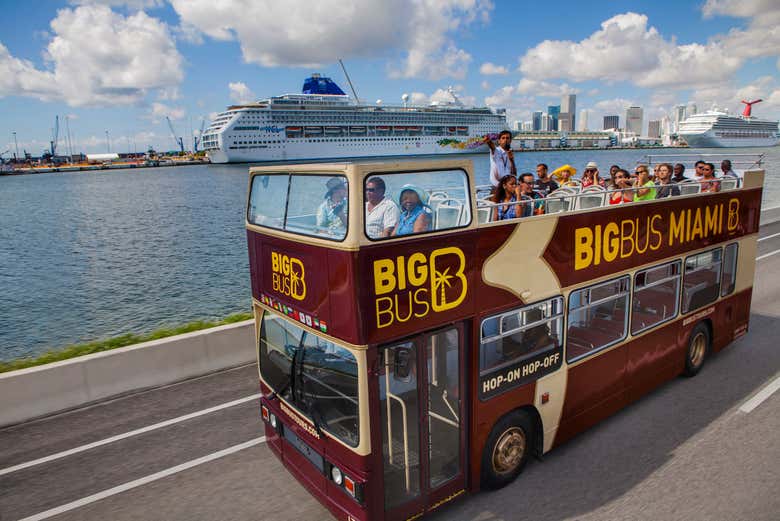 Sull'autobus turistico di Miami